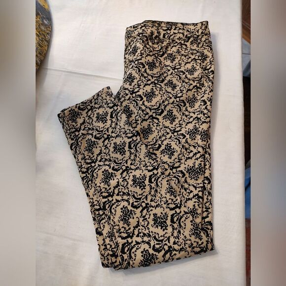Haute Monde Black and Tan Patterned flocked Pants. Size 9. - Picture 1 of 8